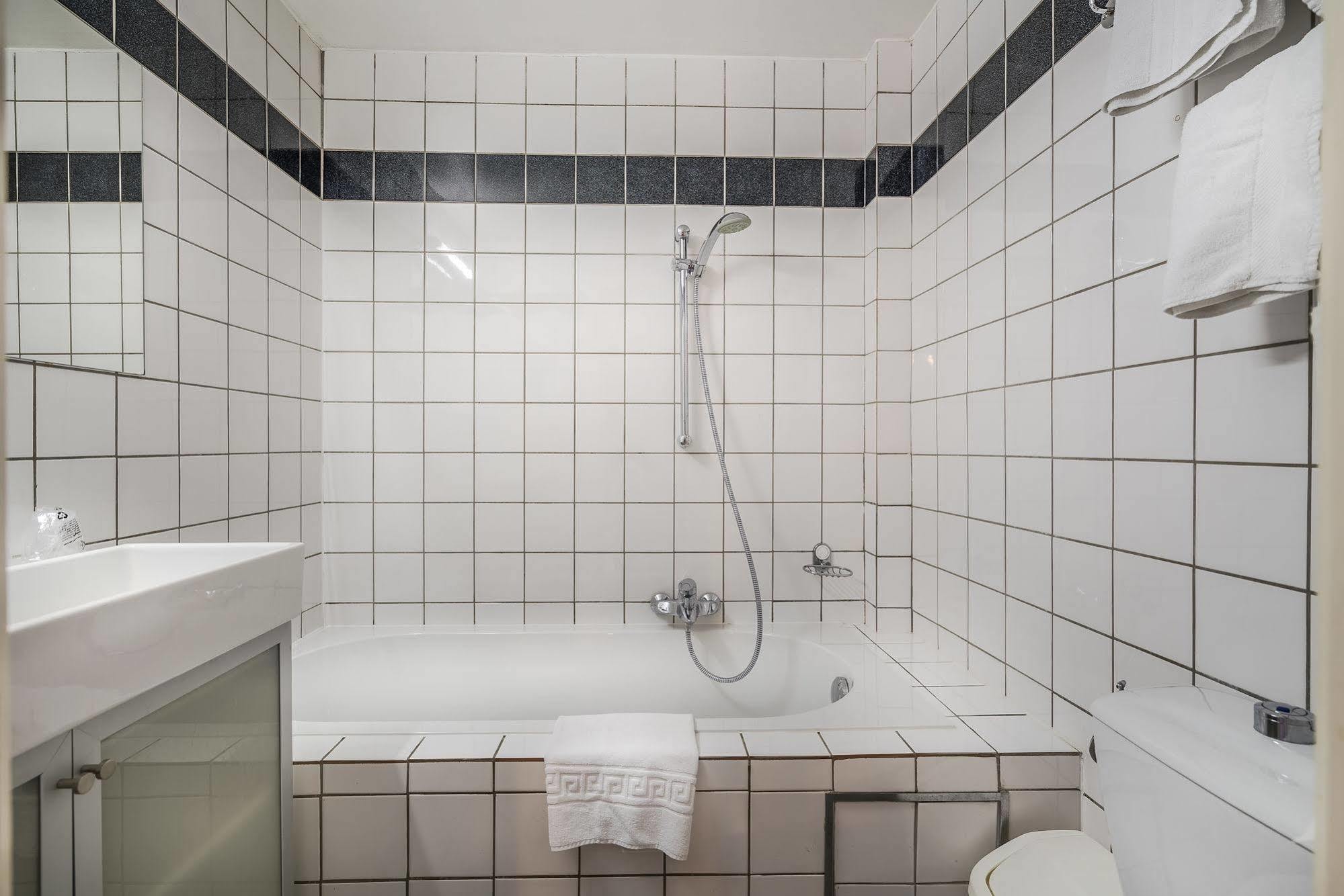 Hotel Lambeau Etterbeek Exterior photo